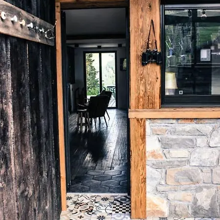 Petit Pierre - Mountain Voyages Chalet *