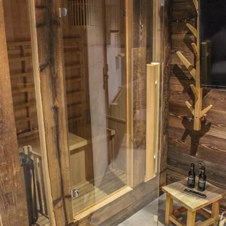 Petit Pierre - Mountain Voyages Chalet *