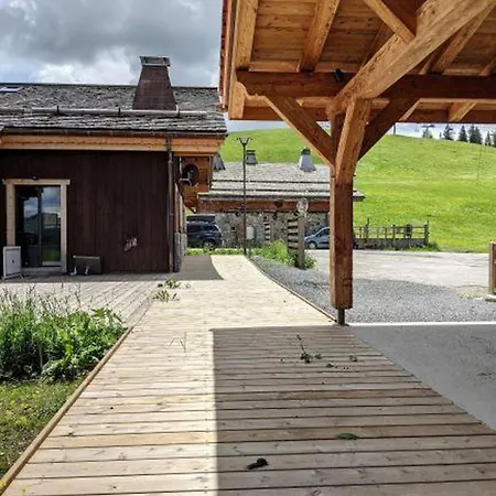 Chalet Petit Pierre - Mountain Voyages